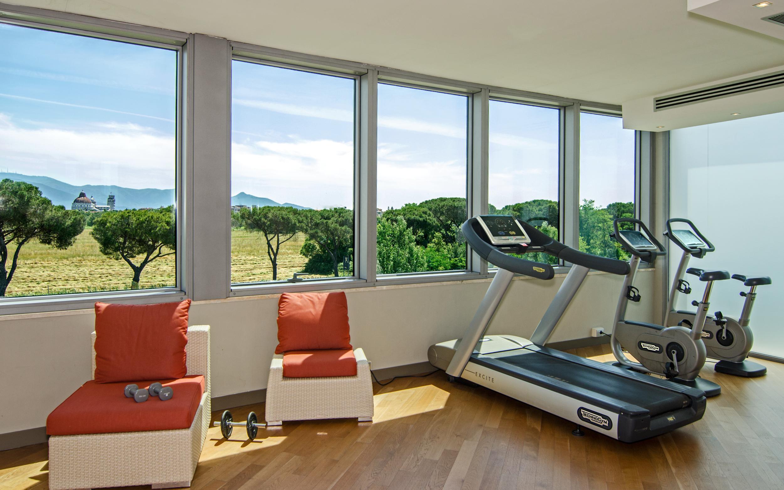 Hotel Pisa Tower Plaza Exterior foto The gym at the hotel