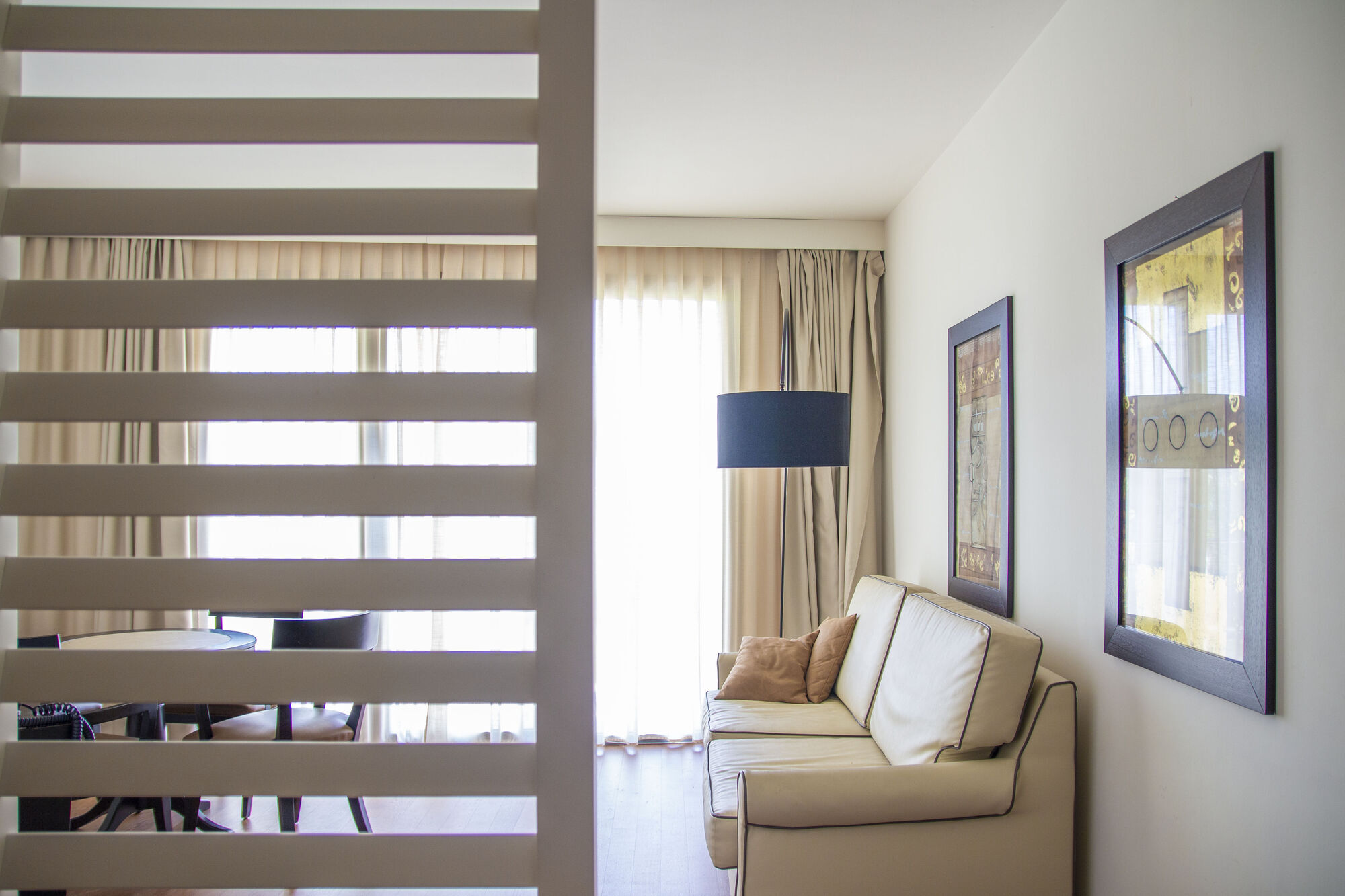 Hotel Pisa Tower Plaza Interior foto A room at the hotel